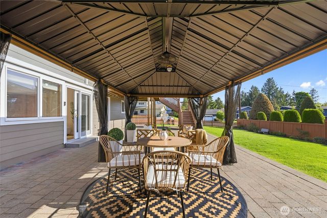 841 Brookmere Drive, Edmonds, WA 98020