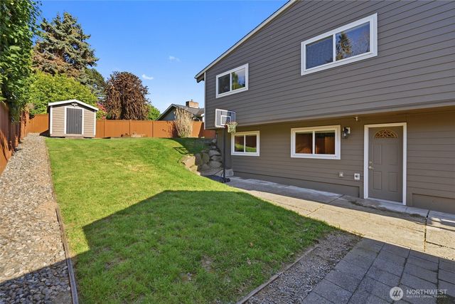841 Brookmere Drive, Edmonds, WA 98020