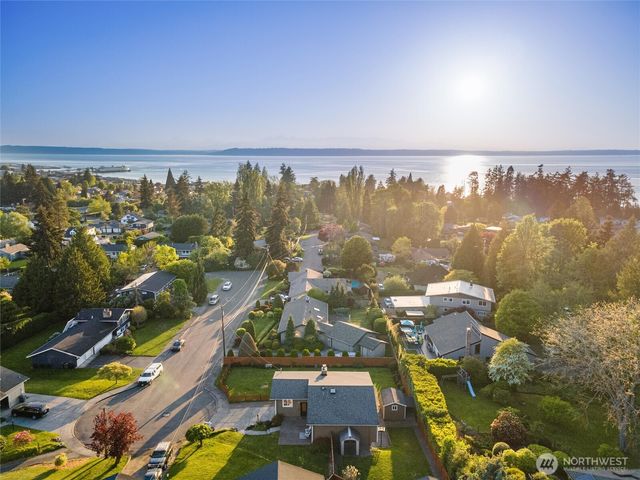 841 Brookmere Drive, Edmonds, WA 98020