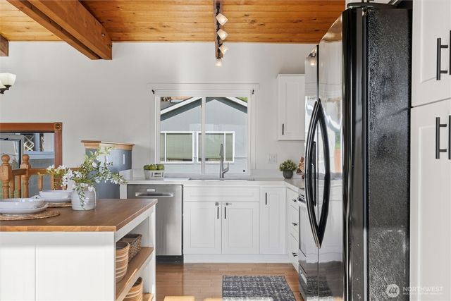 841 Brookmere Drive, Edmonds, WA 98020