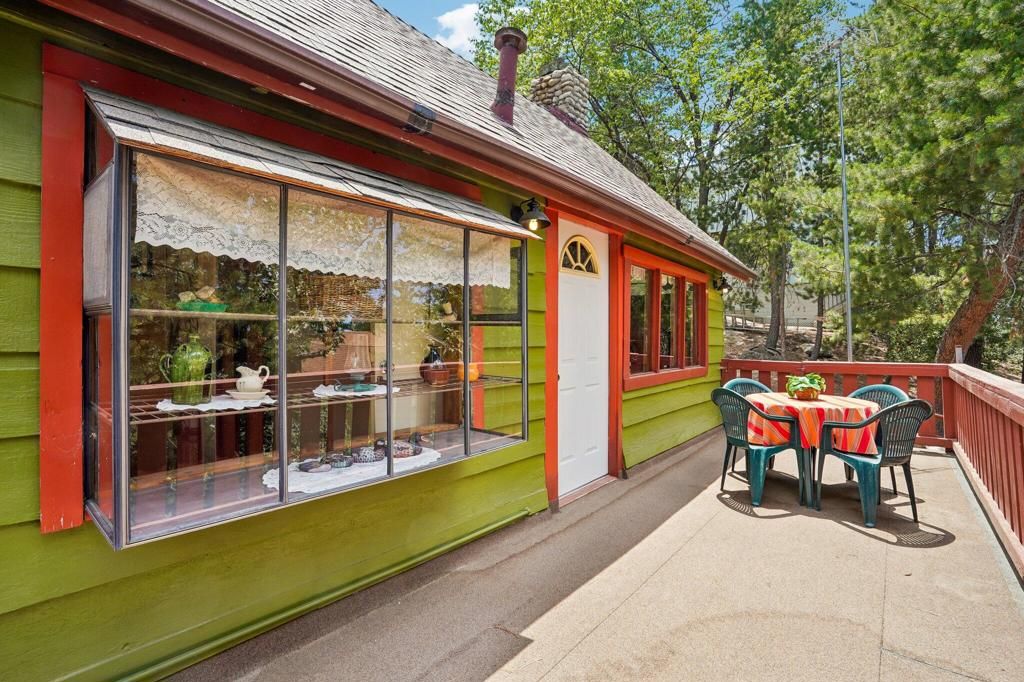 Image 22 of property listing at 24765 Schaffer Drive, Idyllwild, CA 92549