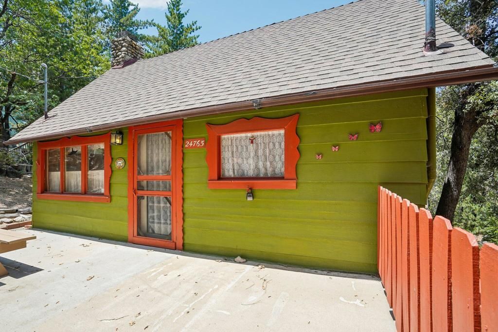 Image 28 of property listing at 24765 Schaffer Drive, Idyllwild, CA 92549