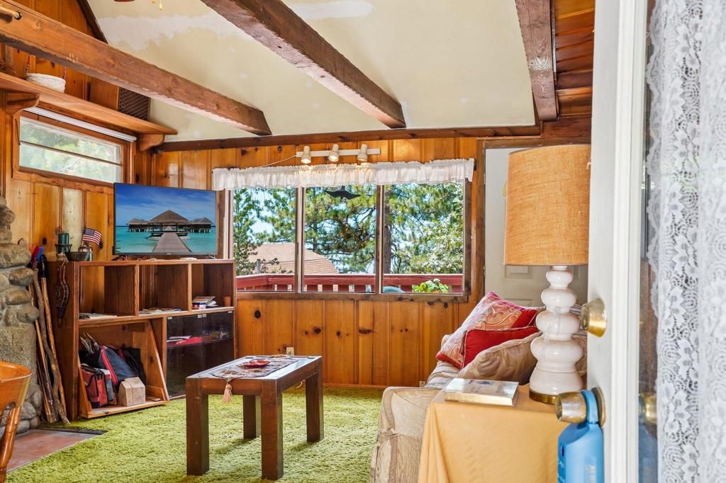Image 7 of property listing at 24765 Schaffer Drive, Idyllwild, CA 92549