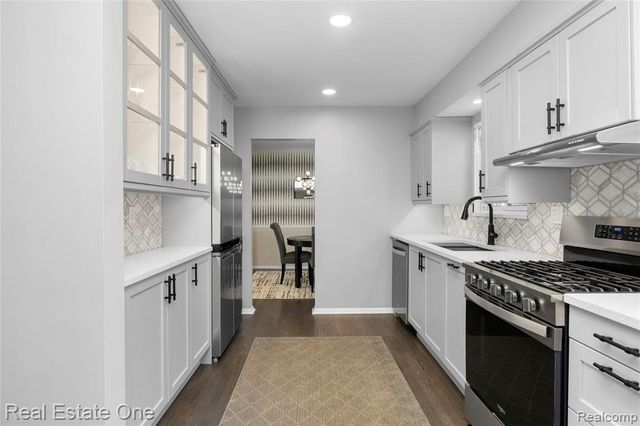 5011 Thorncroft Avenue, Royal Oak, MI 48073