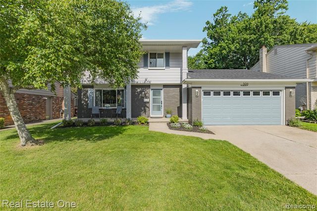 5011 Thorncroft Avenue, Royal Oak, MI 48073