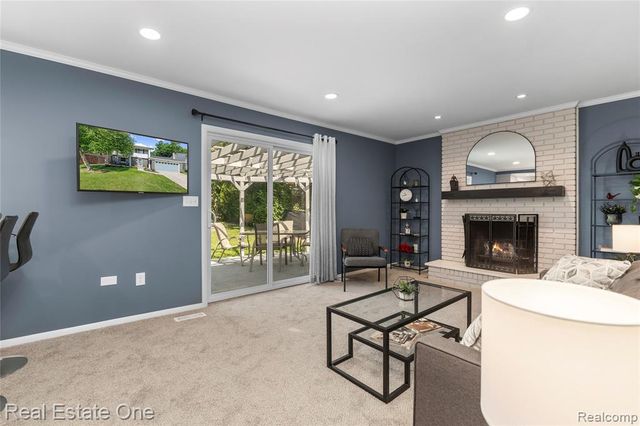 5011 Thorncroft Avenue, Royal Oak, MI 48073