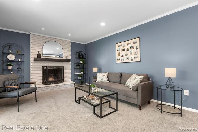 5011 Thorncroft Avenue, Royal Oak, MI 48073