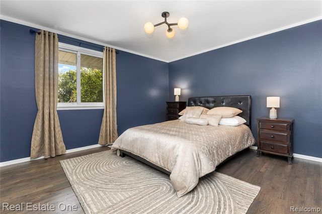 5011 Thorncroft Avenue, Royal Oak, MI 48073