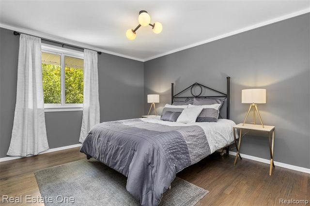 5011 Thorncroft Avenue, Royal Oak, MI 48073
