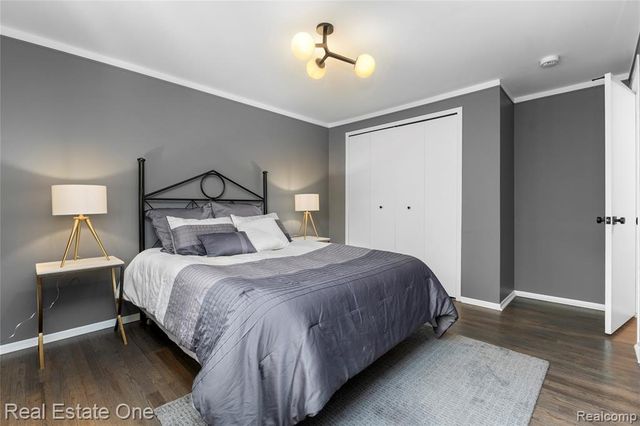 5011 Thorncroft Avenue, Royal Oak, MI 48073