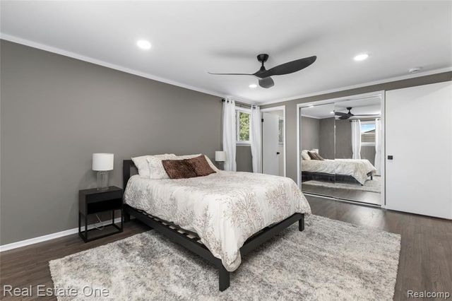 5011 Thorncroft Avenue, Royal Oak, MI 48073
