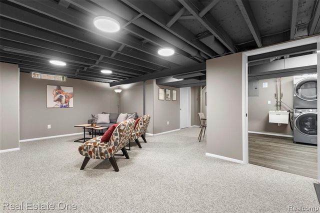 5011 Thorncroft Avenue, Royal Oak, MI 48073