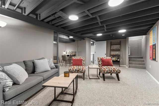 5011 Thorncroft Avenue, Royal Oak, MI 48073
