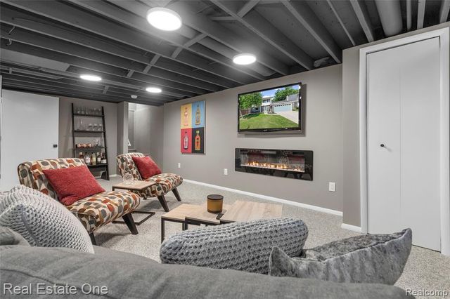 5011 Thorncroft Avenue, Royal Oak, MI 48073