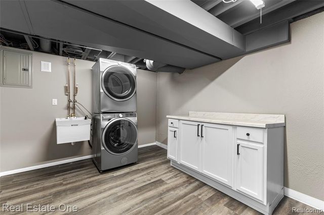 5011 Thorncroft Avenue, Royal Oak, MI 48073