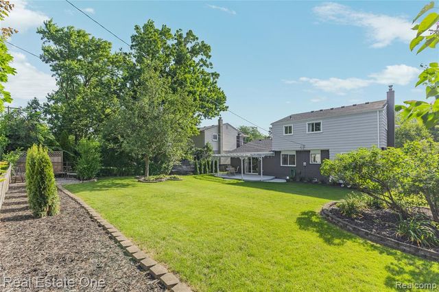5011 Thorncroft Avenue, Royal Oak, MI 48073