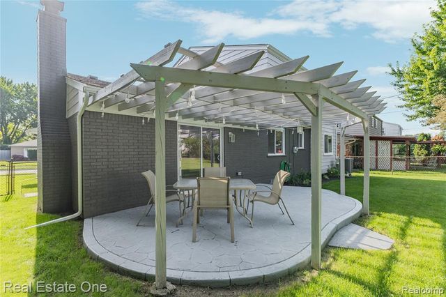 5011 Thorncroft Avenue, Royal Oak, MI 48073