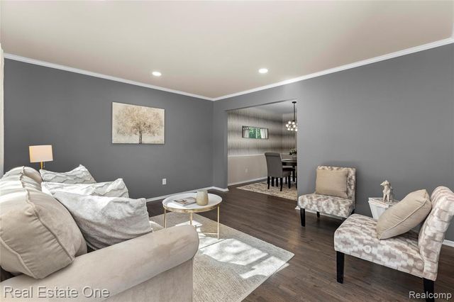 5011 Thorncroft Avenue, Royal Oak, MI 48073