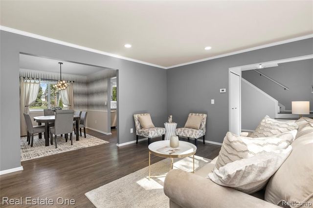 5011 Thorncroft Avenue, Royal Oak, MI 48073