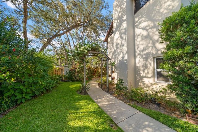 1799 DIXIE HIGHWAY, Tarpon Springs, FL 34689