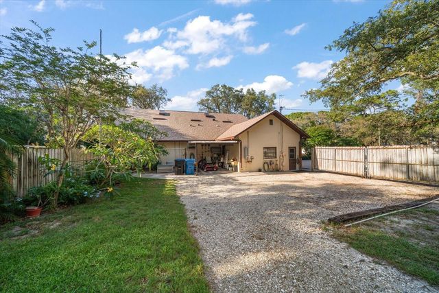 1799 DIXIE HIGHWAY, Tarpon Springs, FL 34689