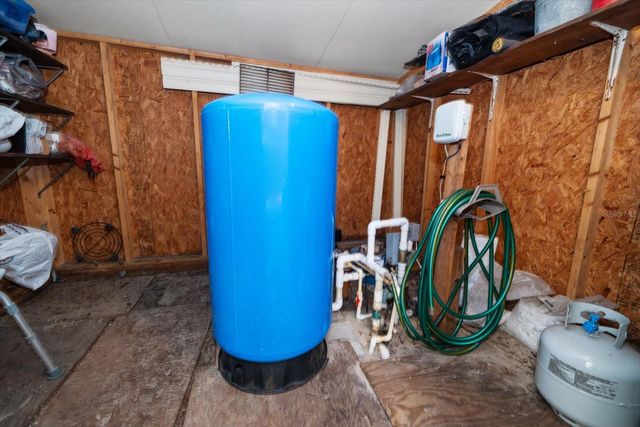 1799 DIXIE HIGHWAY, Tarpon Springs, FL 34689