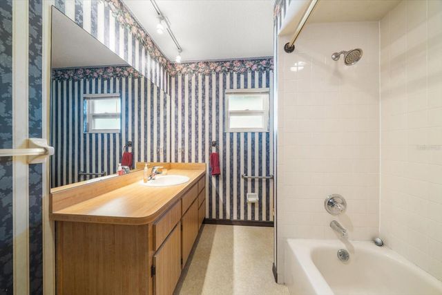 1799 DIXIE HIGHWAY, Tarpon Springs, FL 34689