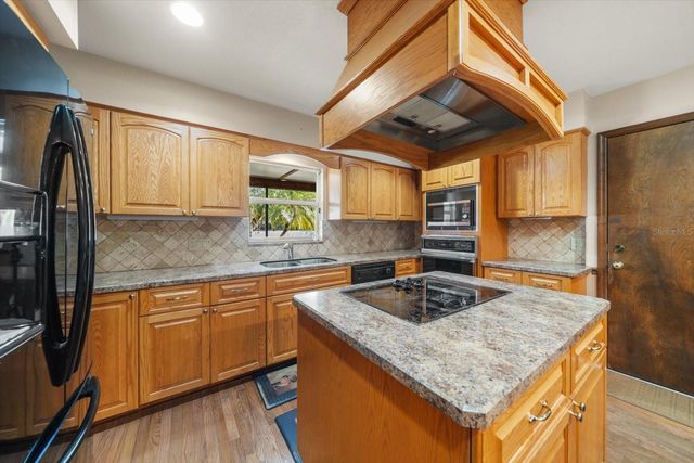 1799 DIXIE HIGHWAY, Tarpon Springs, FL 34689