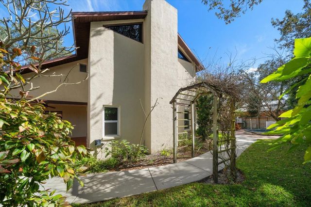 1799 DIXIE HIGHWAY, Tarpon Springs, FL 34689