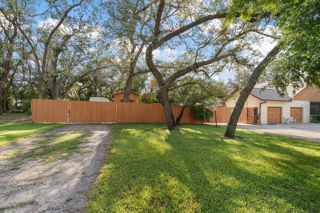 1799 DIXIE HIGHWAY, Tarpon Springs, FL 34689