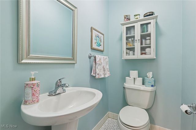 895 Cranbrook Drive, Highland Heights, OH 44143