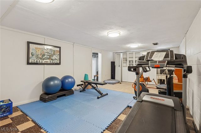 895 Cranbrook Drive, Highland Heights, OH 44143