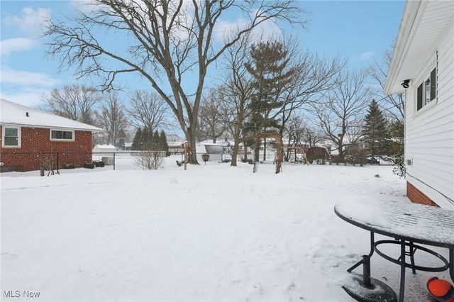 895 Cranbrook Drive, Highland Heights, OH 44143