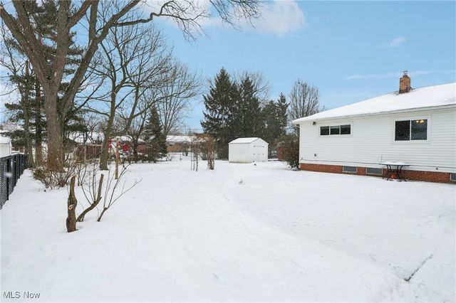 895 Cranbrook Drive, Highland Heights, OH 44143