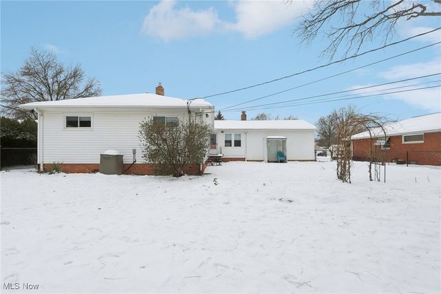 895 Cranbrook Drive, Highland Heights, OH 44143