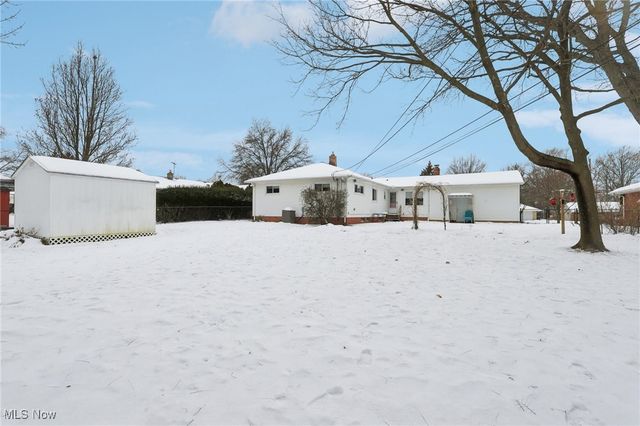 895 Cranbrook Drive, Highland Heights, OH 44143