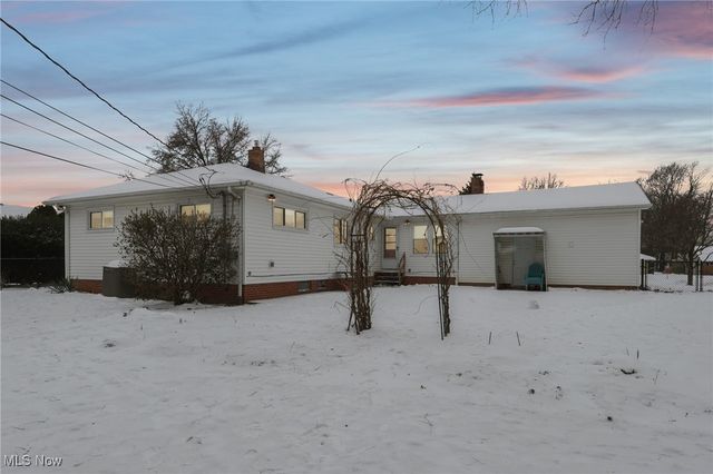 895 Cranbrook Drive, Highland Heights, OH 44143