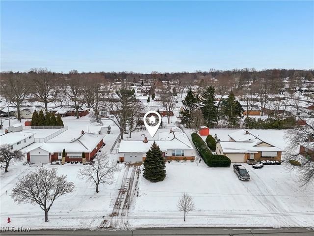 895 Cranbrook Drive, Highland Heights, OH 44143