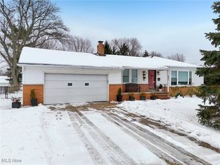 895 Cranbrook Drive, Highland Heights, OH 44143