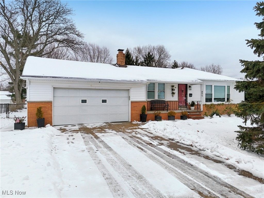 895 Cranbrook Drive, Highland Heights, OH 44143