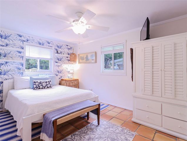 160 Ridge St, Tavernier, FL 33070