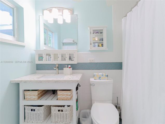 160 Ridge St, Tavernier, FL 33070