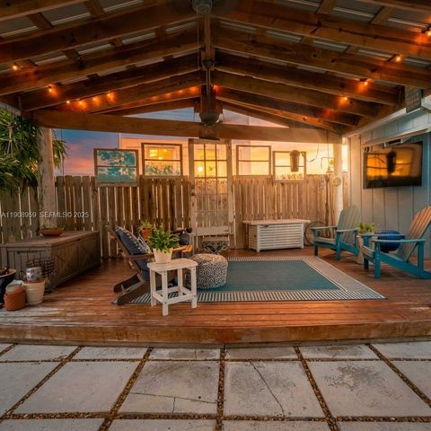 160 Ridge St, Tavernier, FL 33070