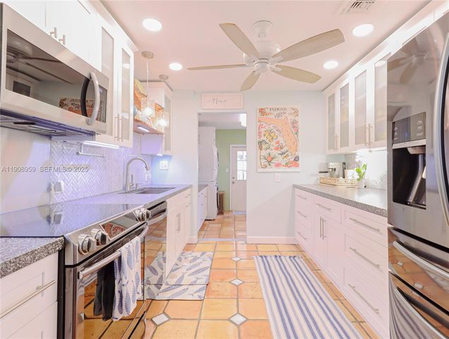 160 Ridge St, Tavernier, FL 33070