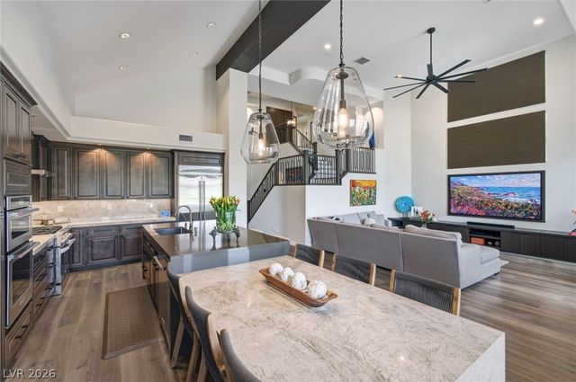 1725 Corta Bella Drive, Las Vegas, NV 89134