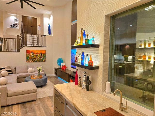 1725 Corta Bella Drive, Las Vegas, NV 89134