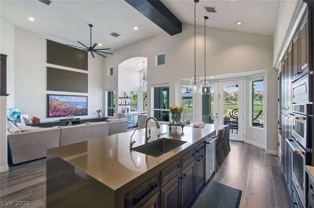 1725 Corta Bella Drive, Las Vegas, NV 89134