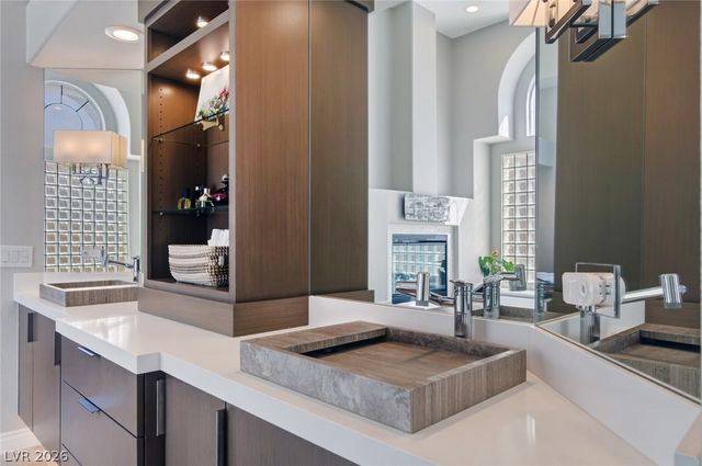 1725 Corta Bella Drive, Las Vegas, NV 89134