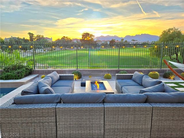 1725 Corta Bella Drive, Las Vegas, NV 89134