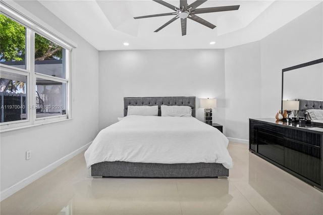 2132 NE 38th Rd, Homestead, FL 33033